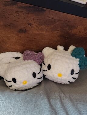 2 Hello Kitty Car Charms